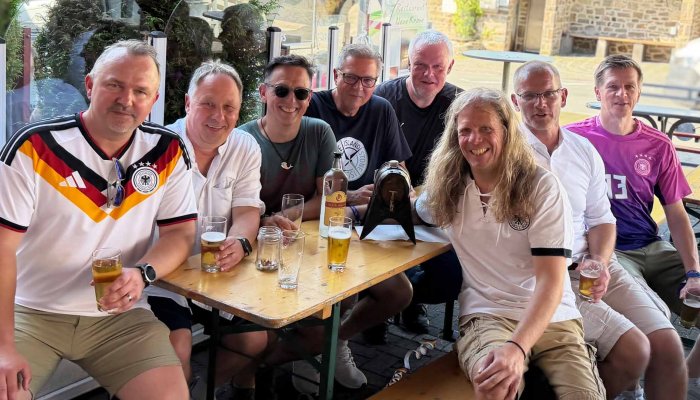 Männervorstand zu Besuch bei den Burschen